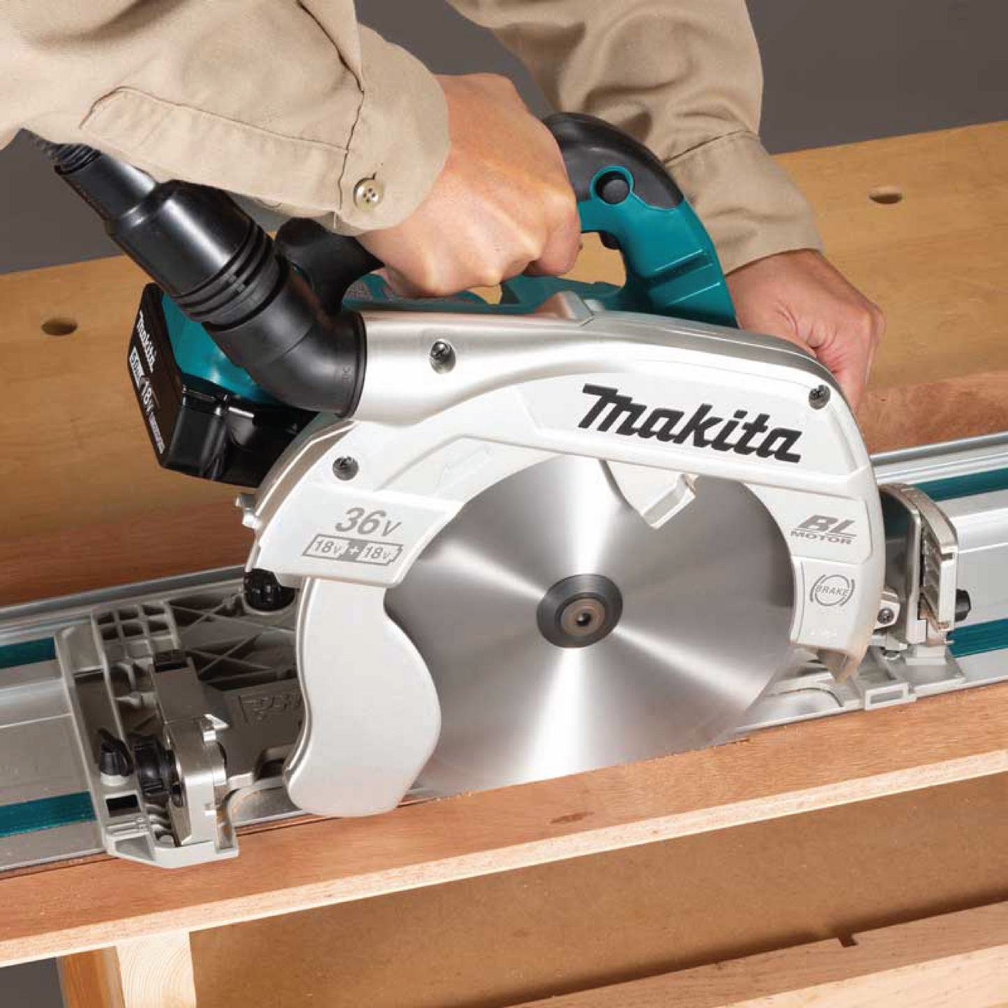 Cordless Circular Saw (DHS900Z)