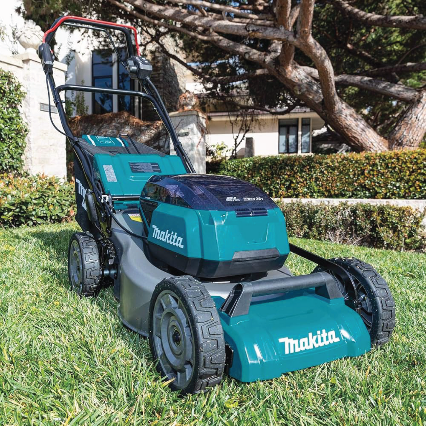 Cordless Lawn Mower (18Vx2 LXT) DLM531Z