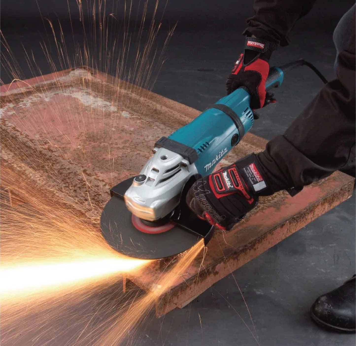 Angle Grinder 2,400W (GA9030X01)